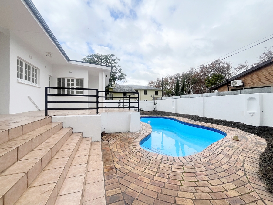 To Let 3 Bedroom Property for Rent in Lemoenkloof Western Cape
